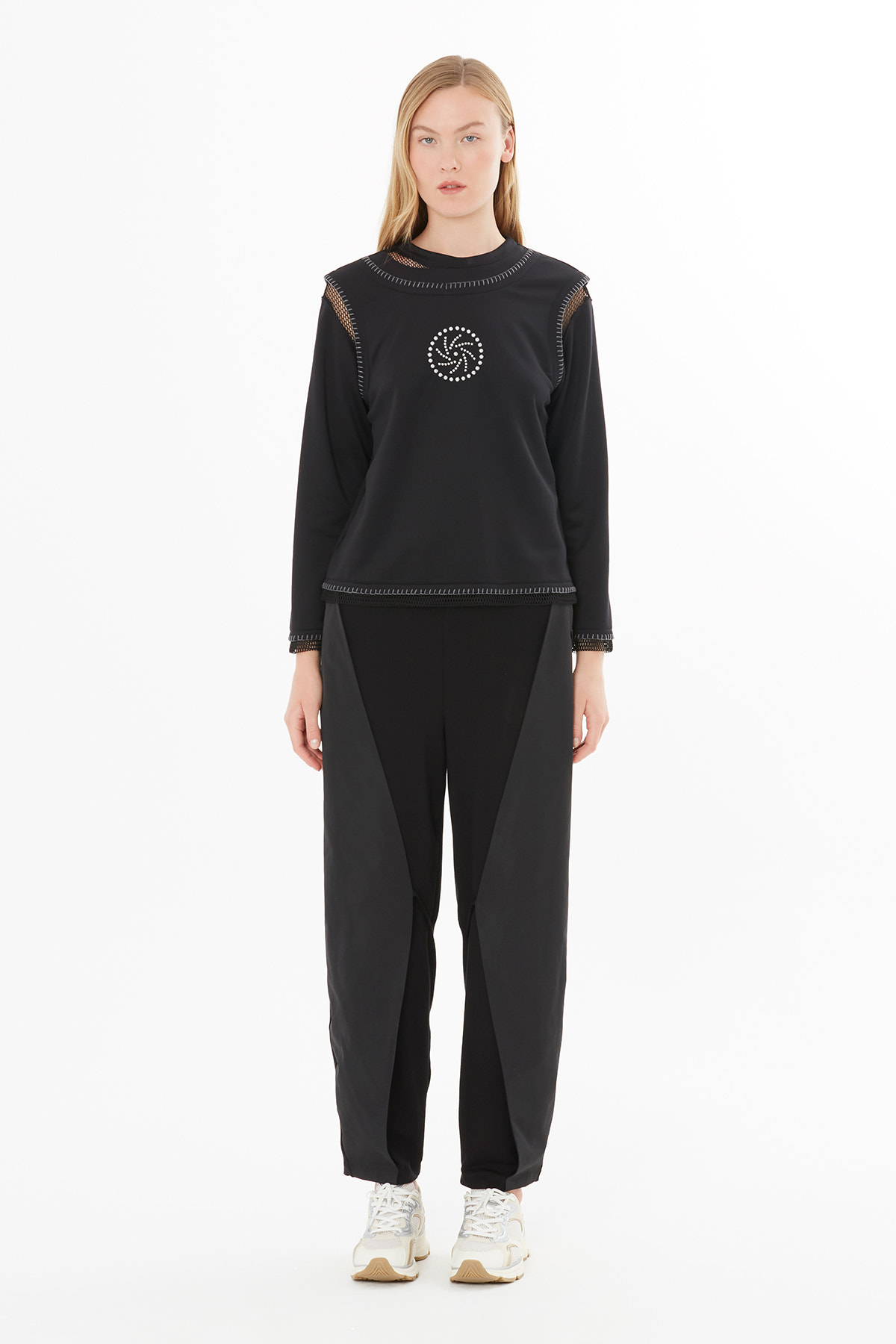 Dikiş Detaylı Transparn Nakışlı Sweatshirt