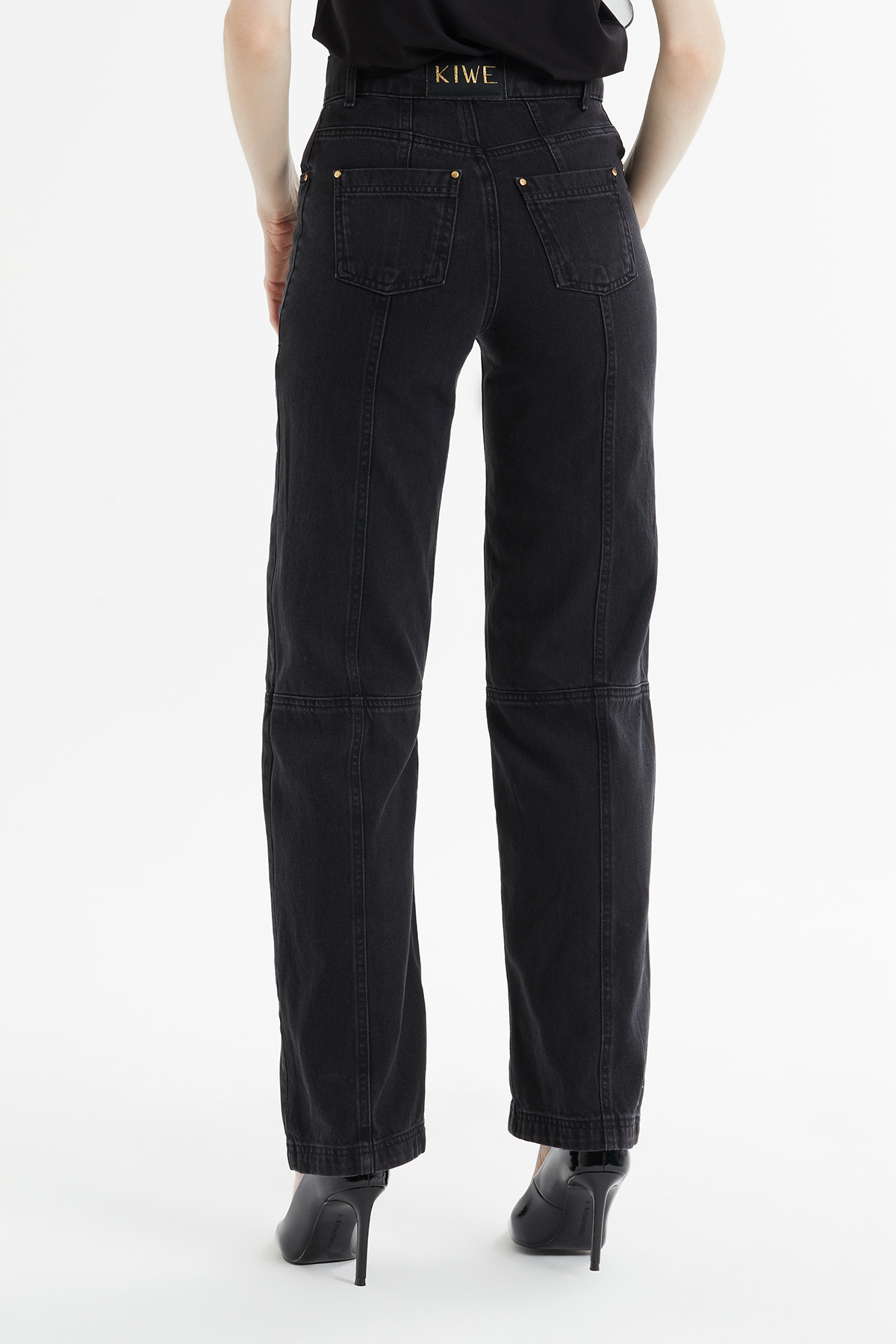 Paçası Düğme Detaylı Jean Pantolon