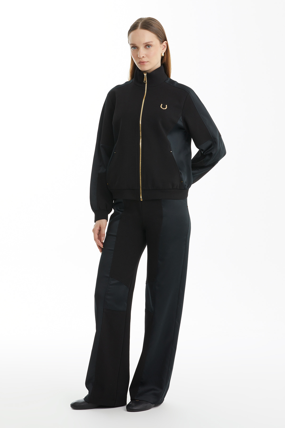 Saten Kumaş Detaylı Siyah Eşofman Takımı