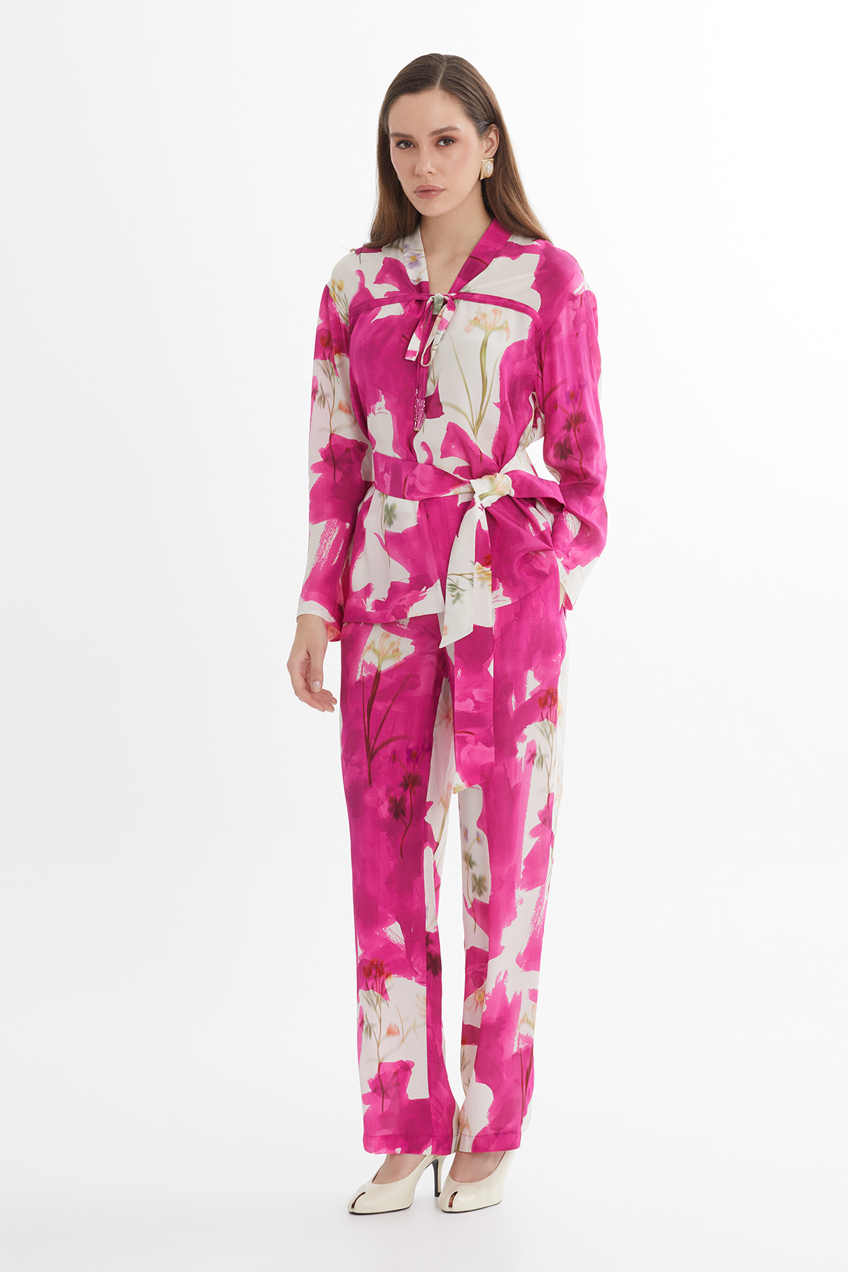 V Yakalı Kuşaklı Uzun Kollu Bluz