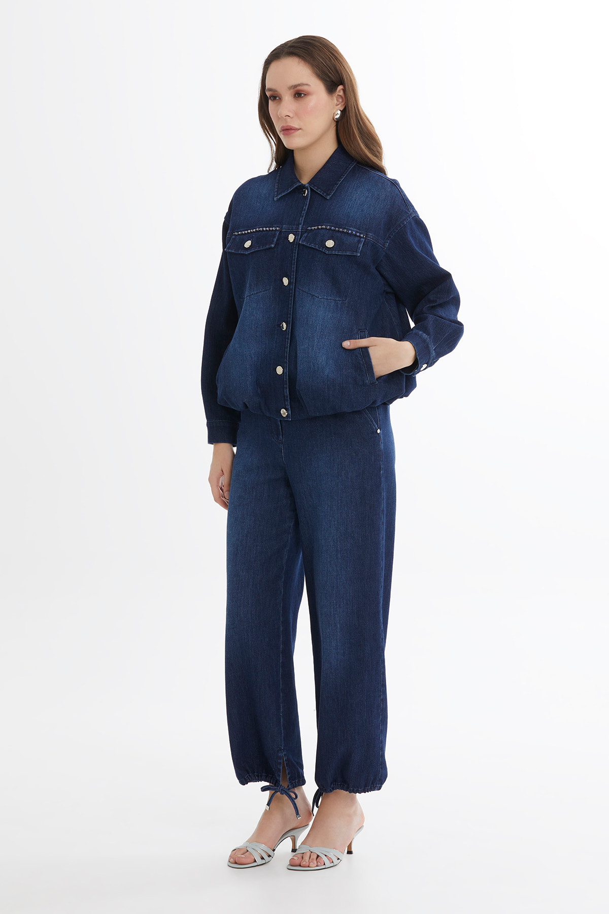 İşleme Detaylı Düğmeli Denim Ceket