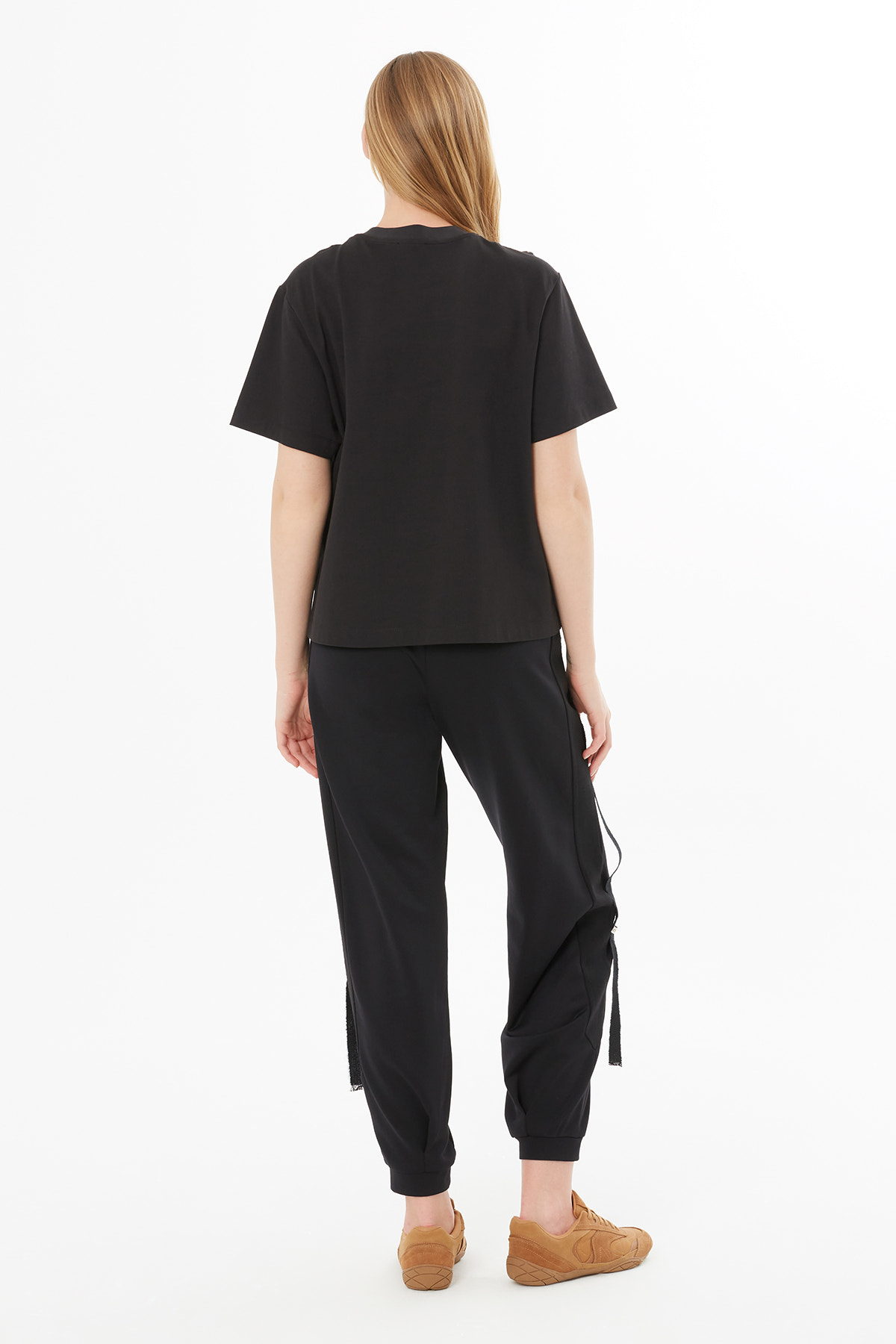 Transparan Pilise Detaylı T-shirt