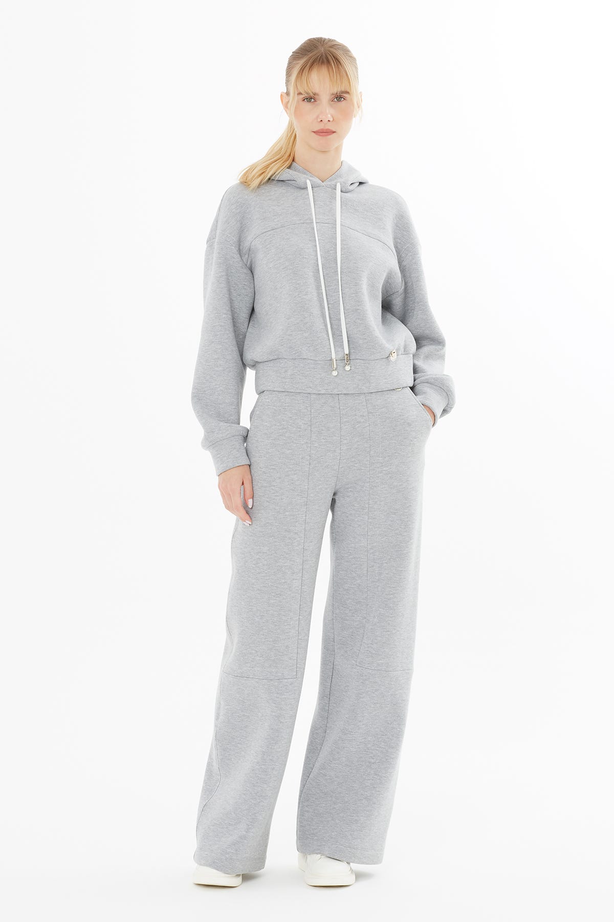 Logo Detaylı Kapüşonlu Sweatshirt