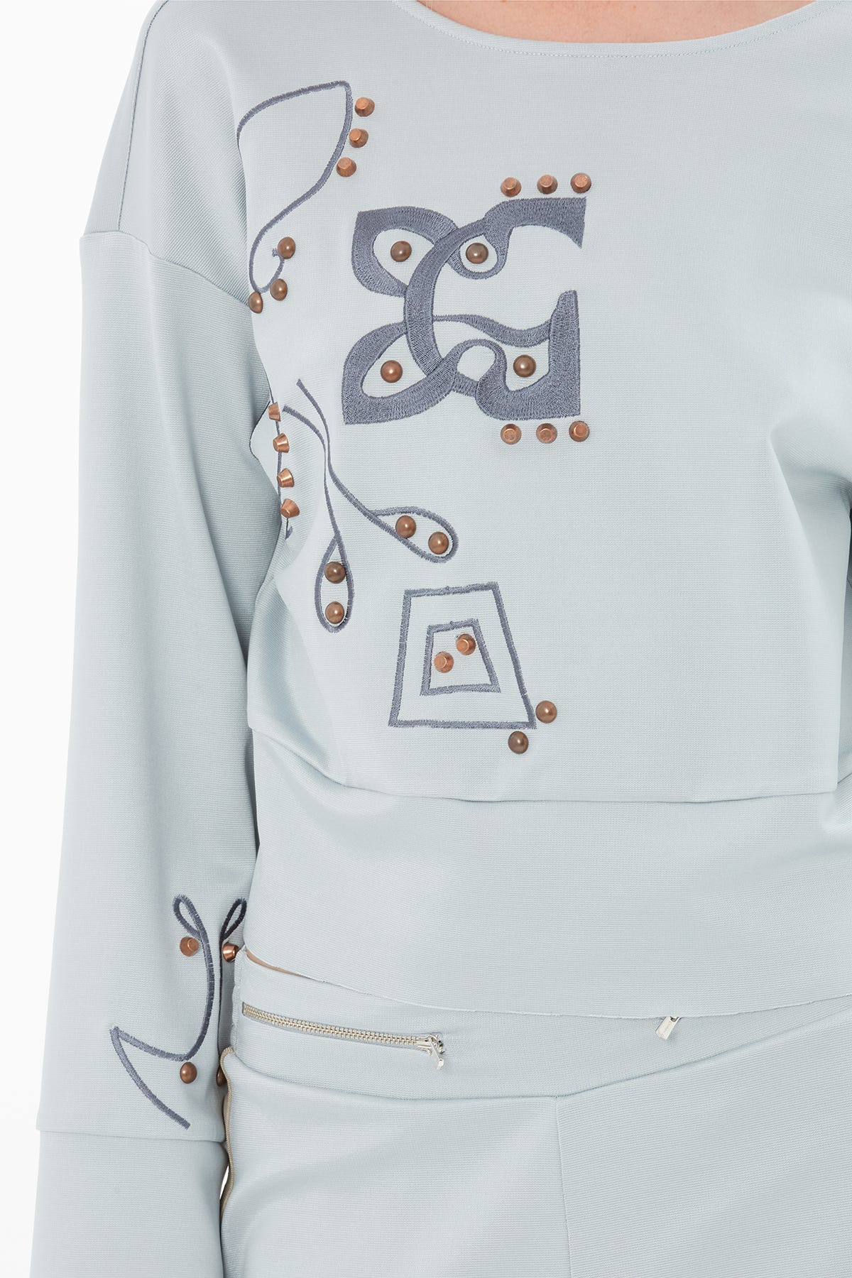 Aksesuarlı Nakışlı Sweatshirt