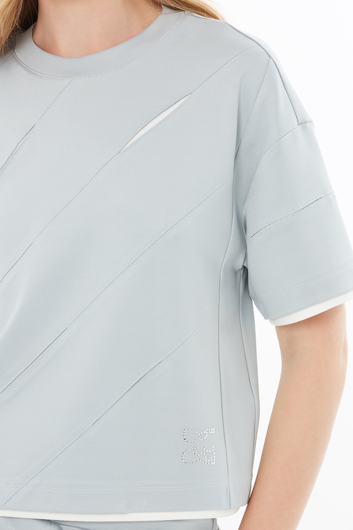 Kesik Detaylı Garnili T-Shirt