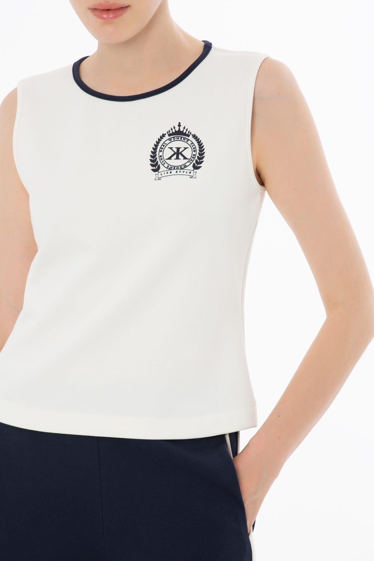 Kolsuz Bisiklet Yaka T-Shirt