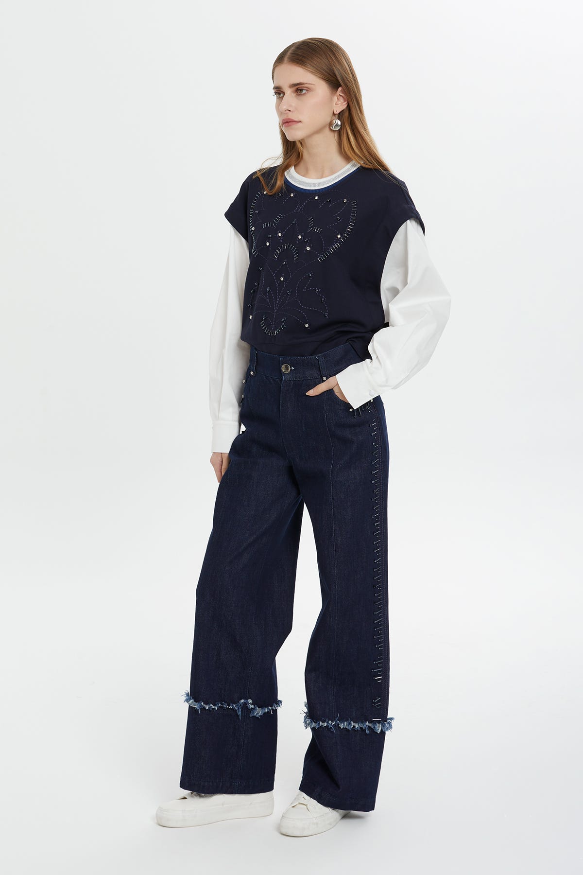 İşleme Detaylı Geniş Paça Jean Pantolon