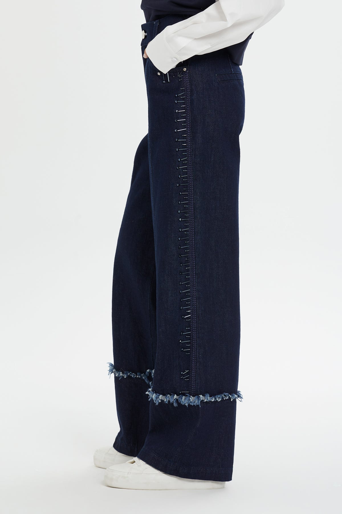 İşleme Detaylı Geniş Paça Jean Pantolon