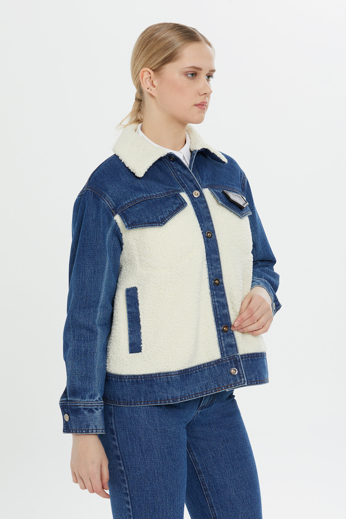 Peluş Detaylı Denim Ceket