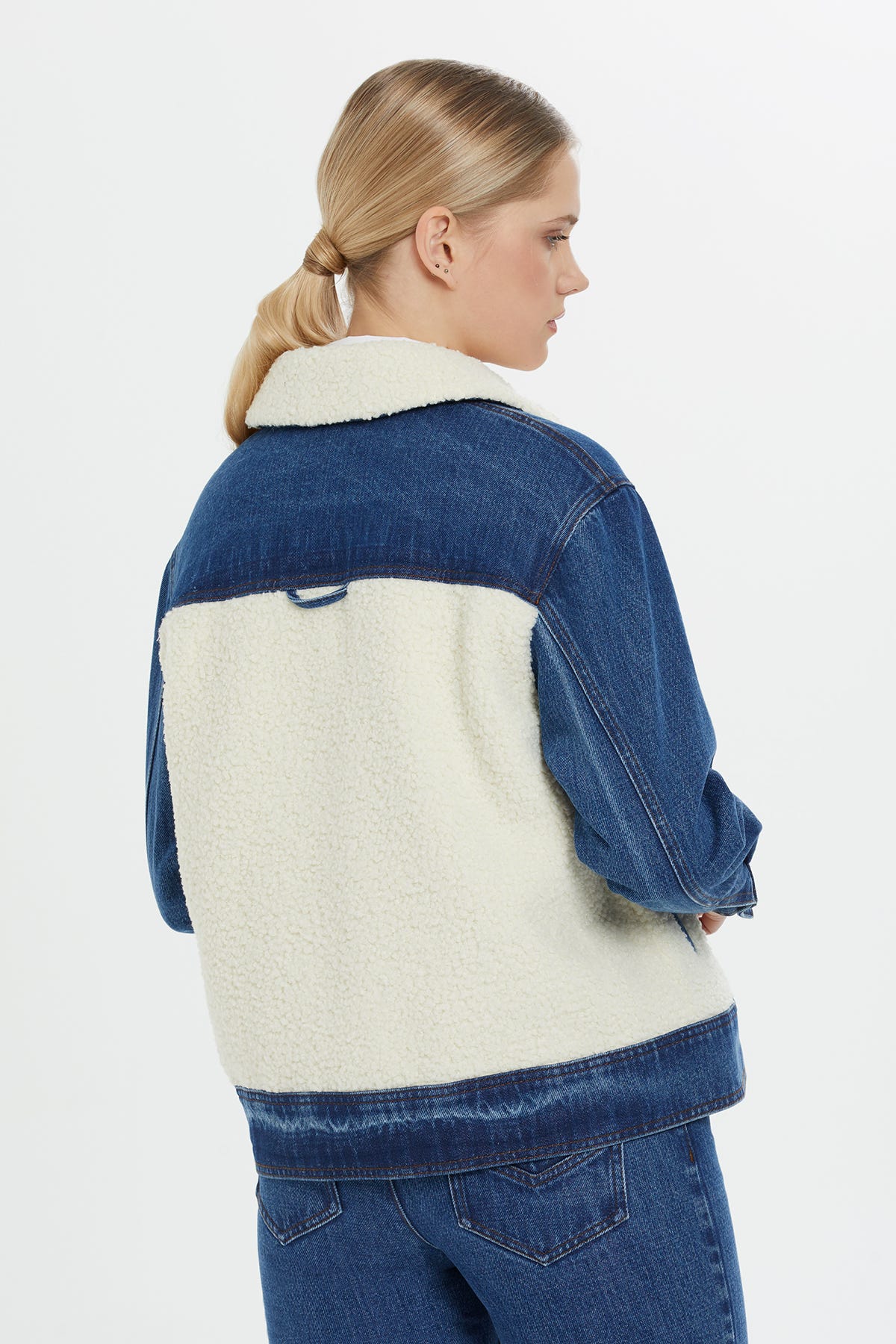 Peluş Detaylı Denim Ceket