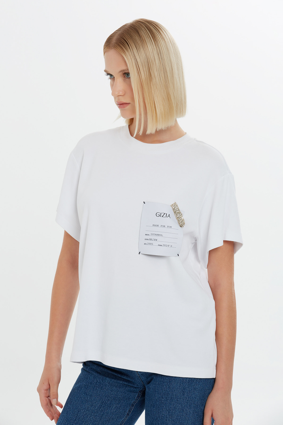 Etiket Ve Nakış Detaylı Kısa Kollu T-shirt