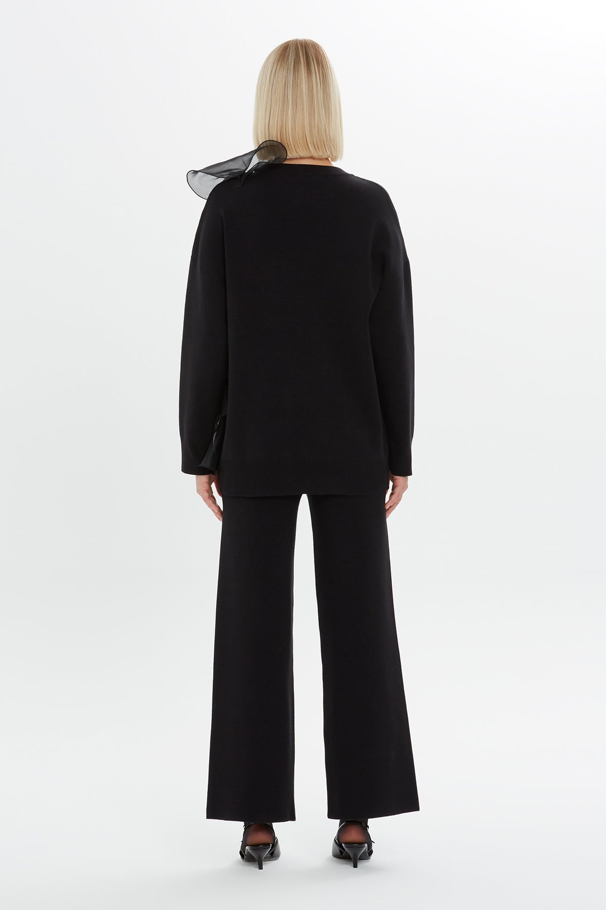 Organze Volan Detaylı Siyah Kazak