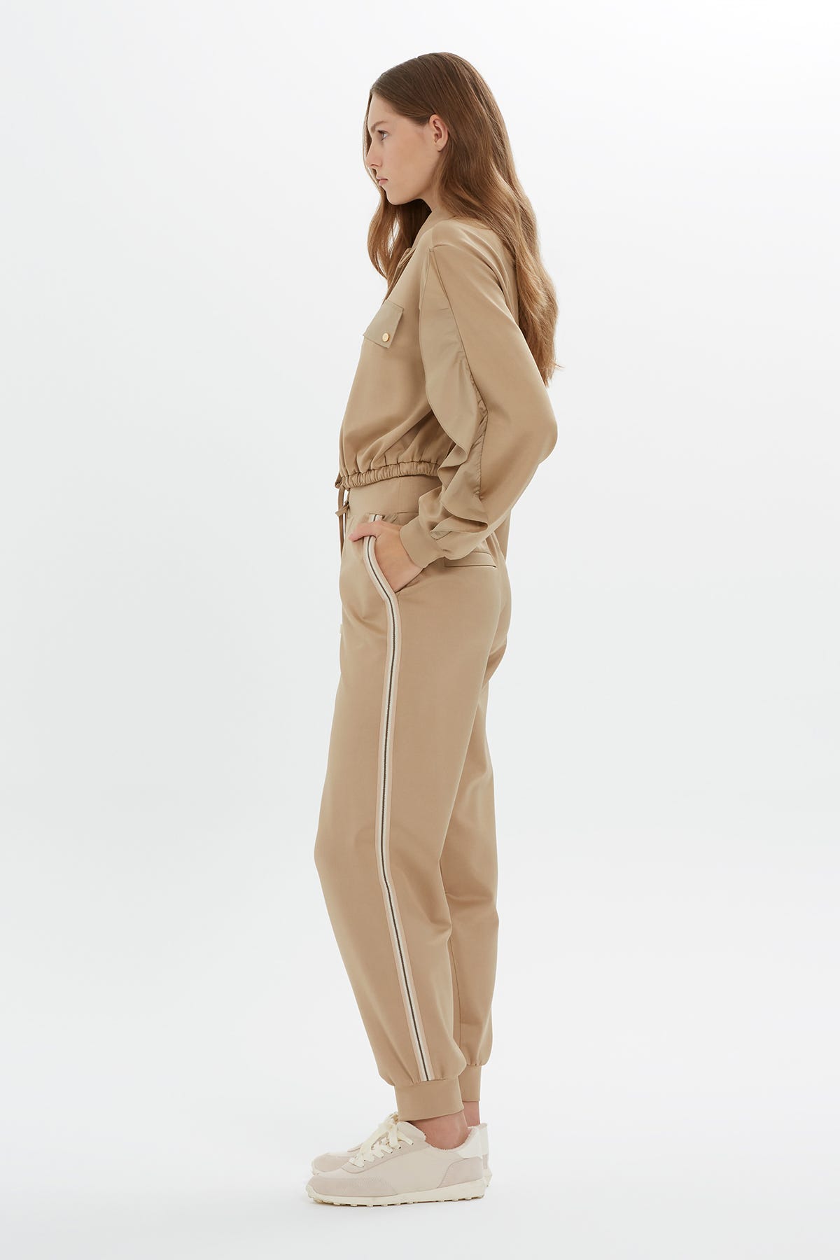 Şerit Detaylı Kolları Fırfırlı Bej Sweatshirt