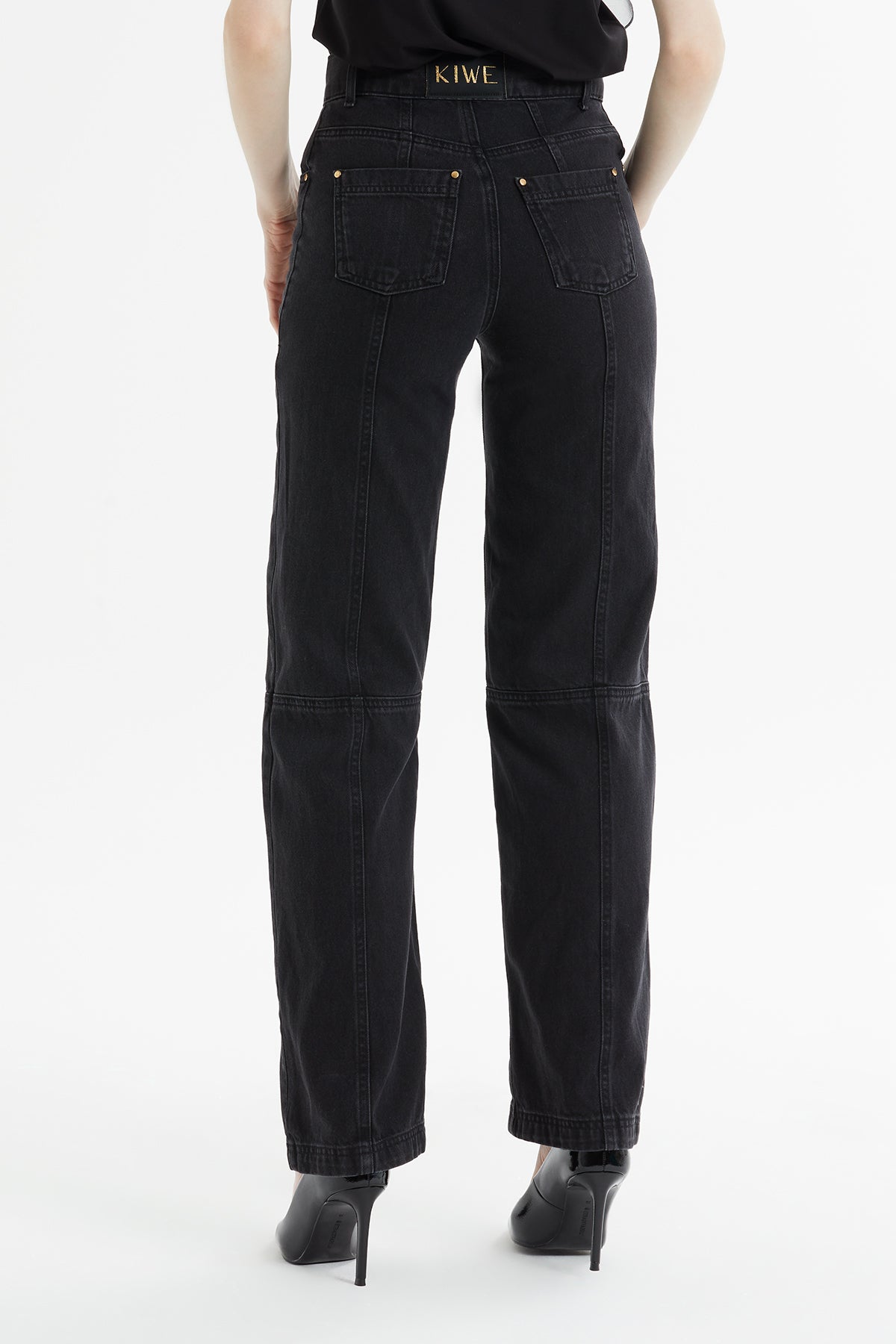 Paçası Düğme Detaylı Jean Pantolon