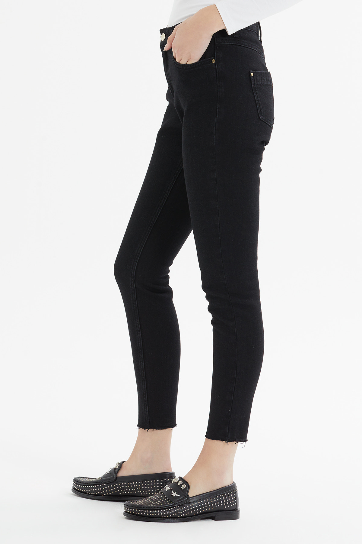 Düğme Ve Trok Detaylı Likralı Skiny Jean Pantolon