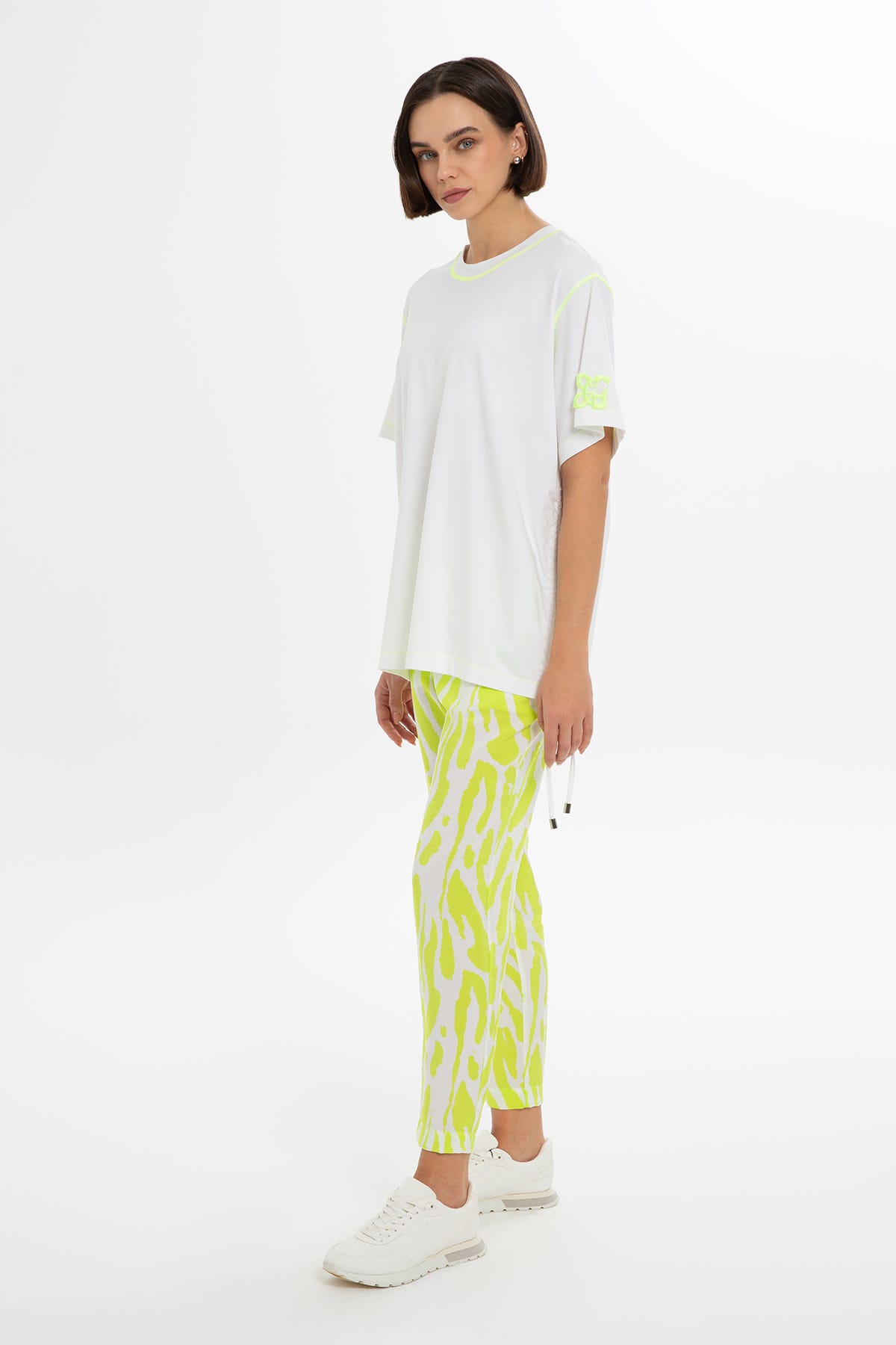 Neon Dikiş Detaylı T-shirt