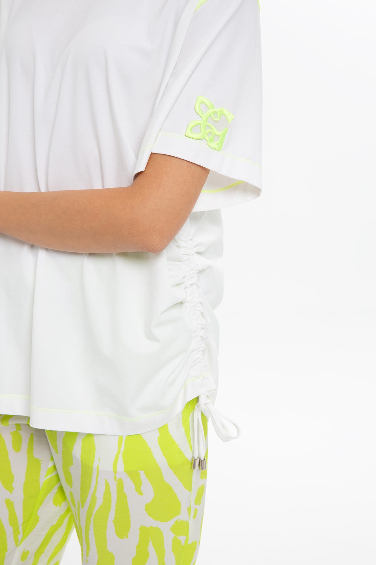 Neon Dikiş Detaylı T-shirt