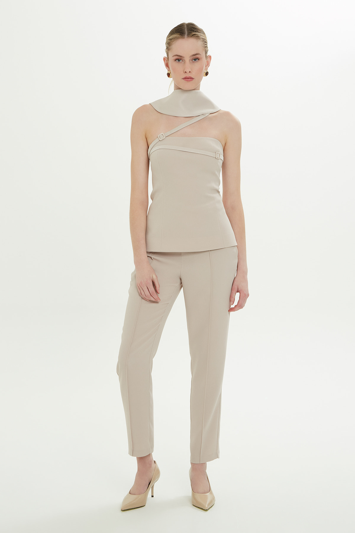 Yaka Detaylı Bluz