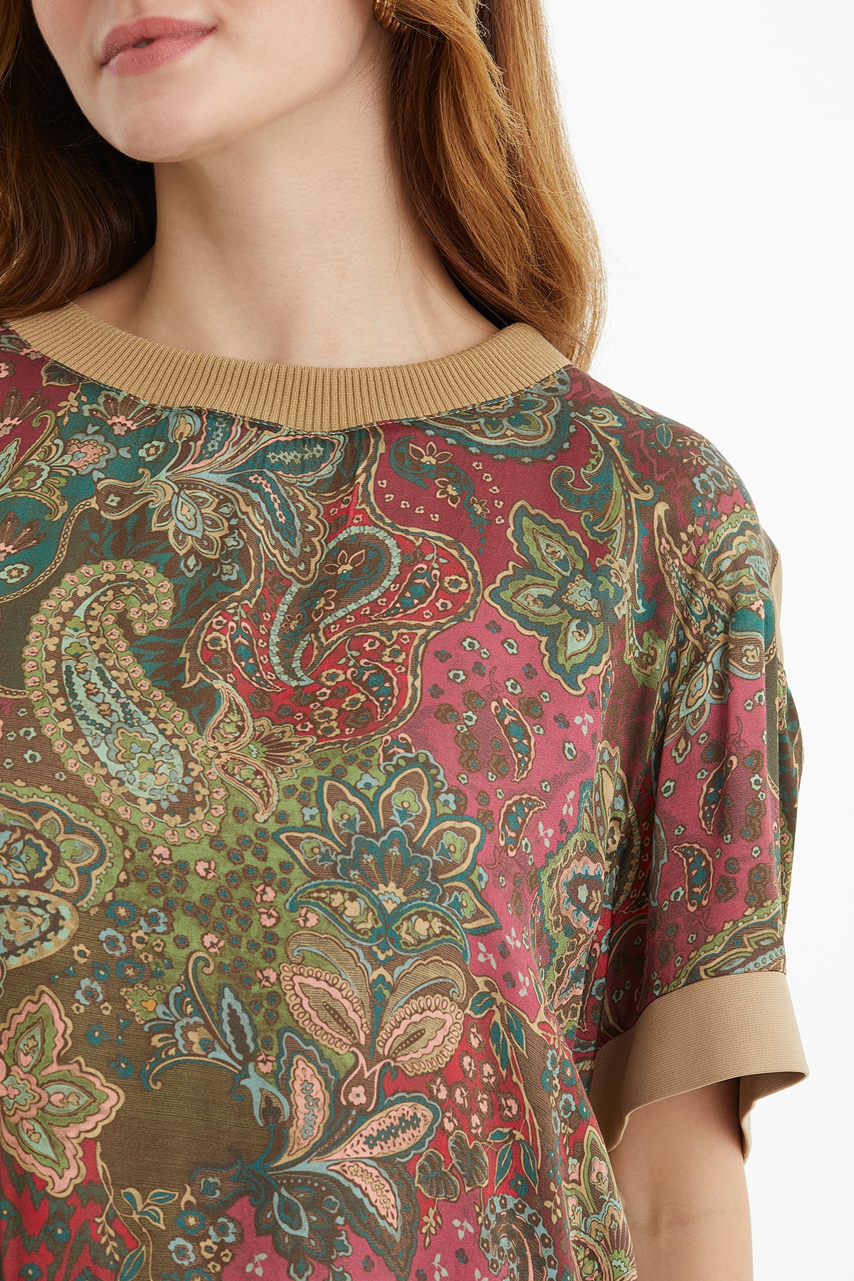 Önü Ve Kolları Desenli T-Shirt