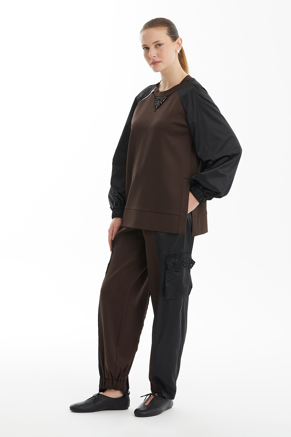 Fermuar Detaylı İşlemeli Kahverengi Sweatshirt