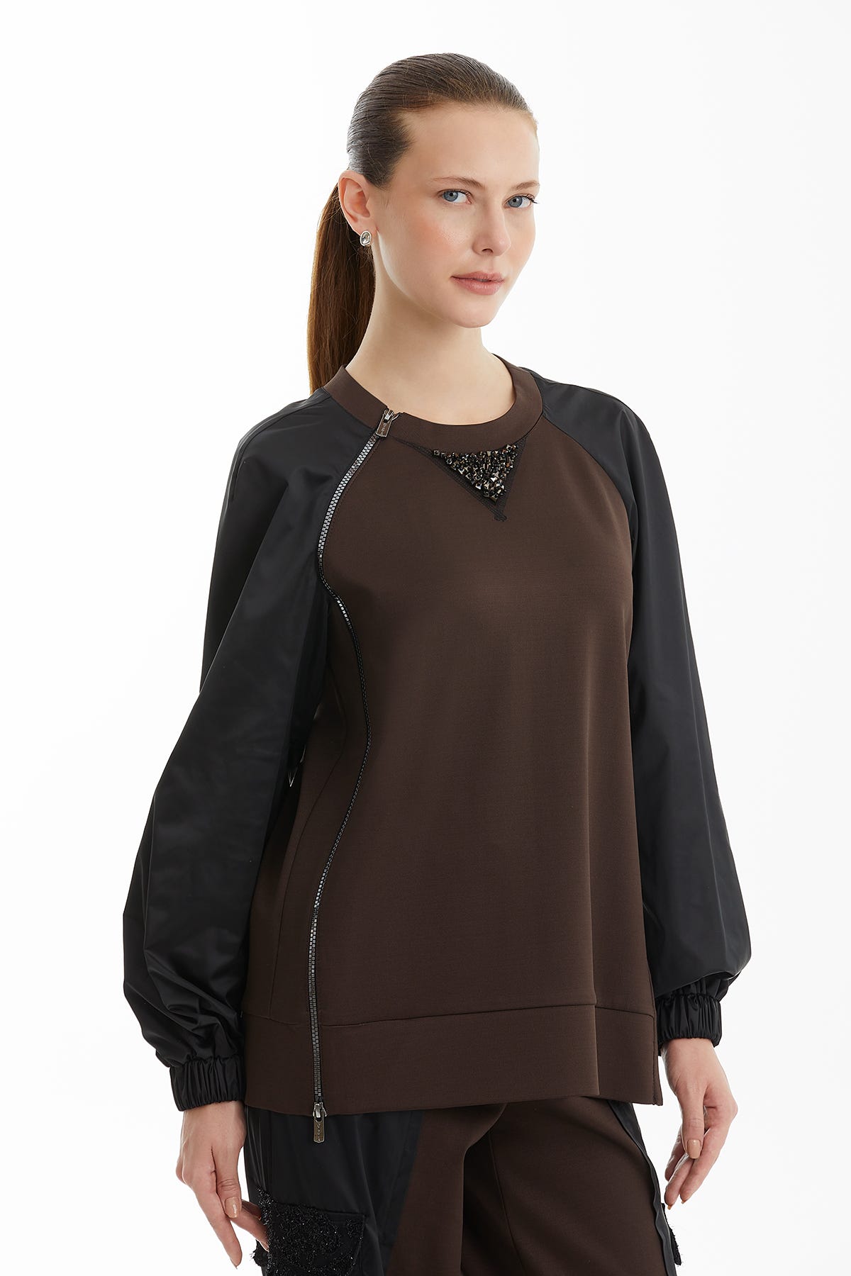 Fermuar Detaylı İşlemeli Kahverengi Sweatshirt