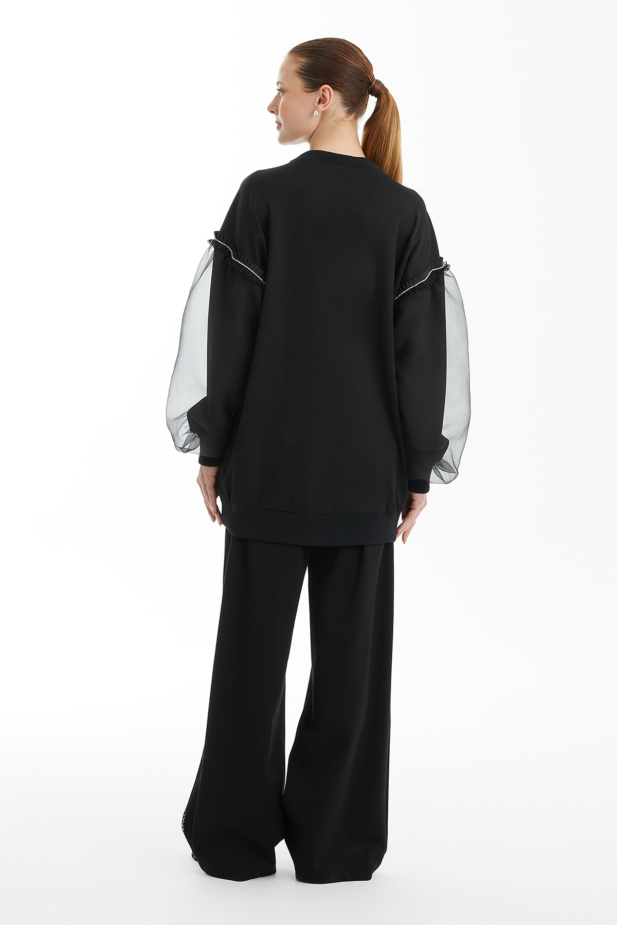 Taşlı Şerit Aksesuarlı Organze Detaylı Siyah Sweatshirt