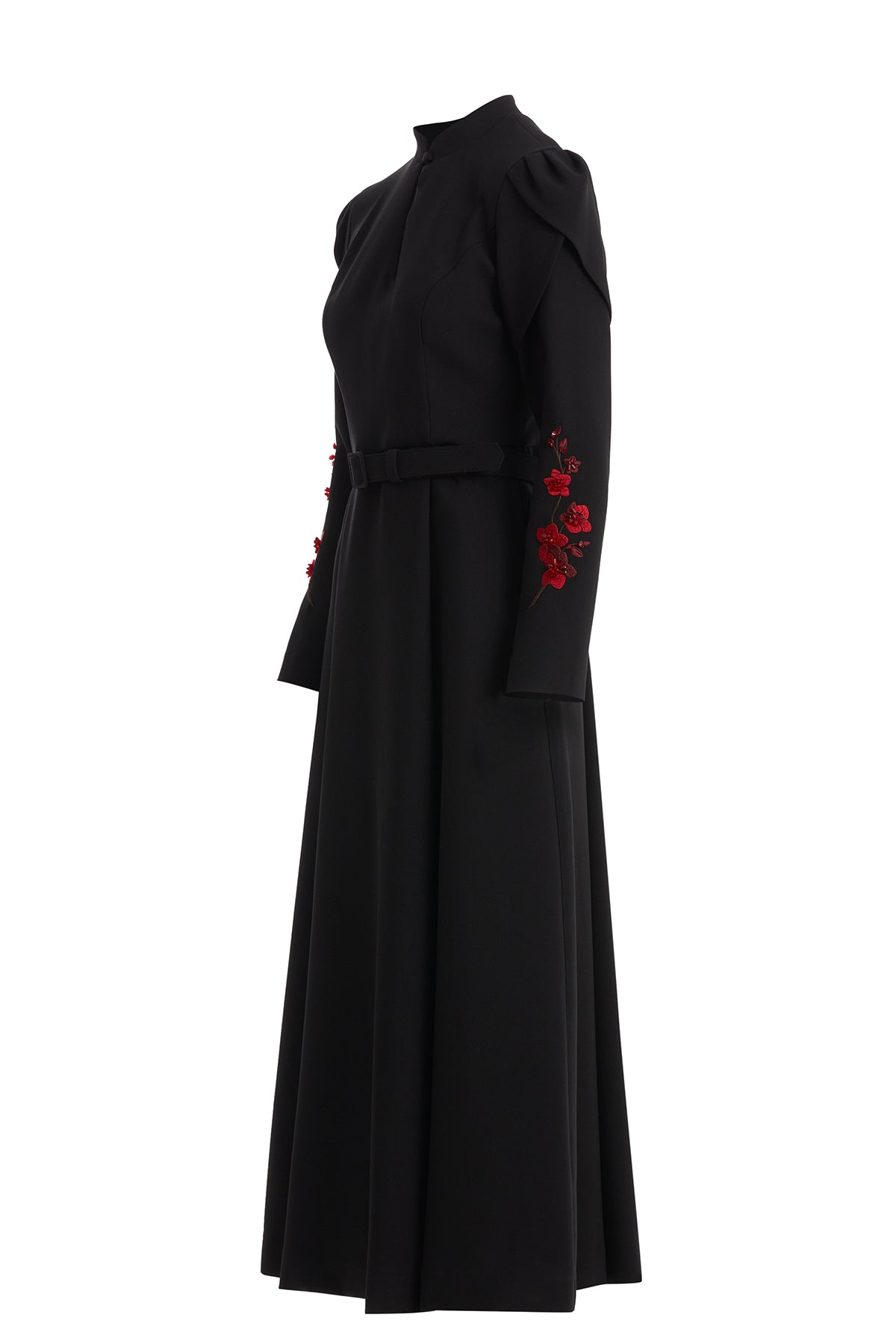 Kolları Nakış Ve İşleme Detaylı Siyah Elbise