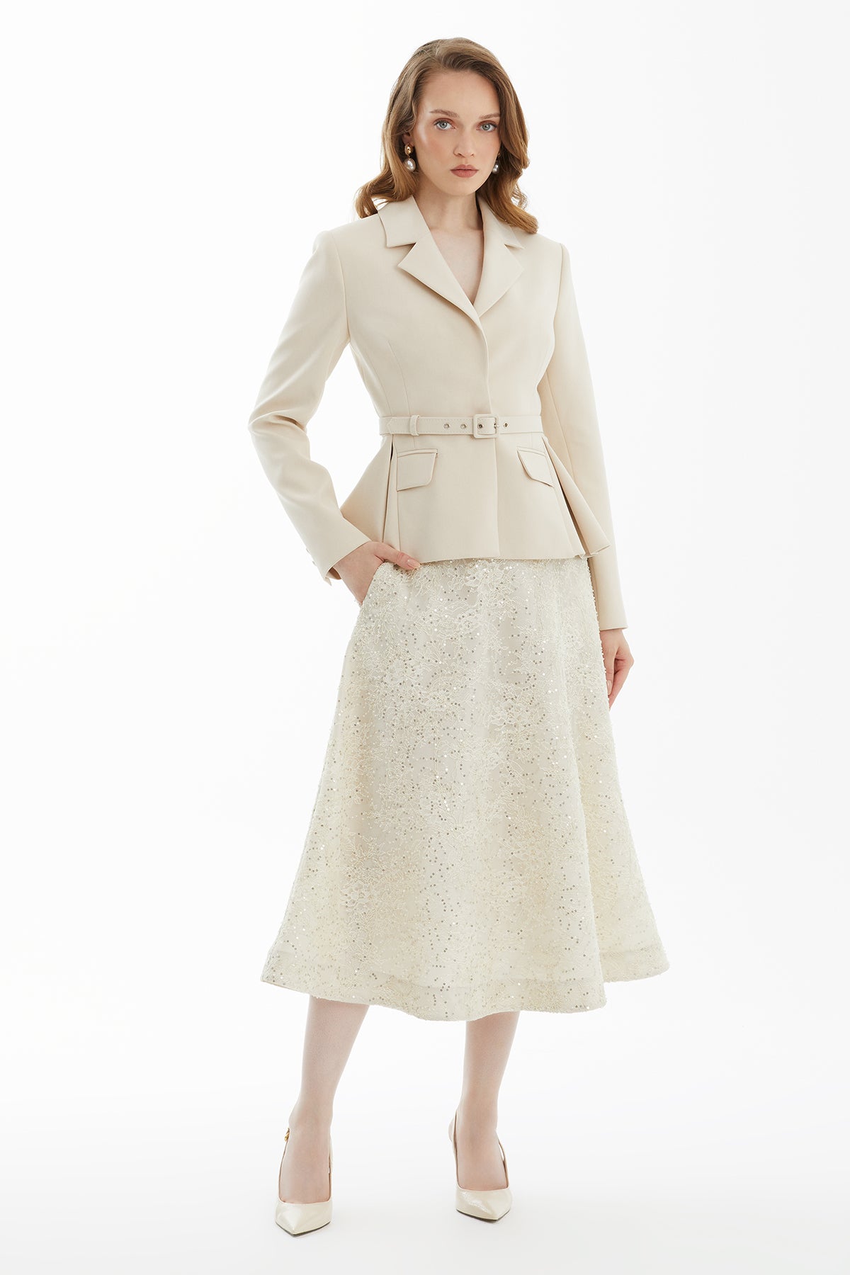 Kemerli Ceket Ve Dantelli Etek Takım