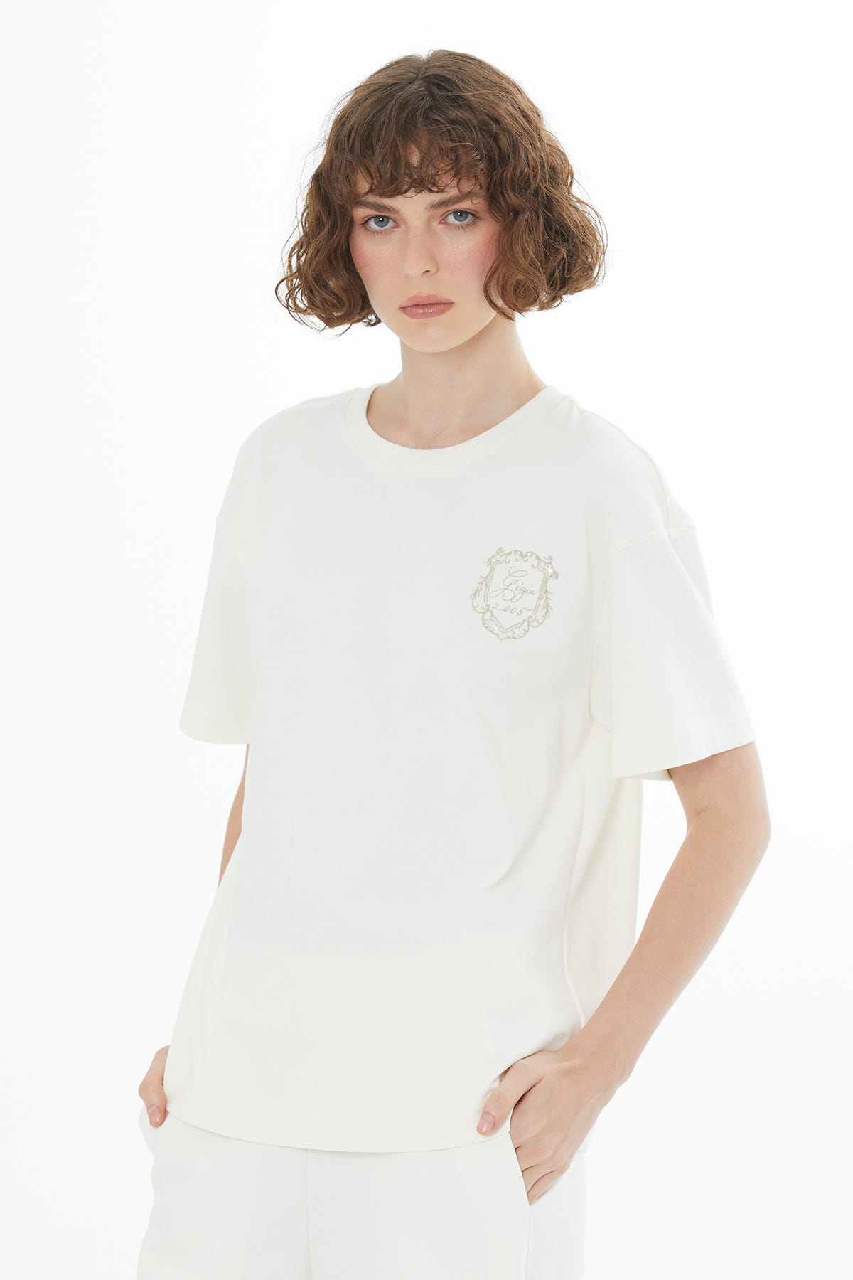 Nakış Ve Taş Yapıştırma Detaylı Ekru T-Shirt
