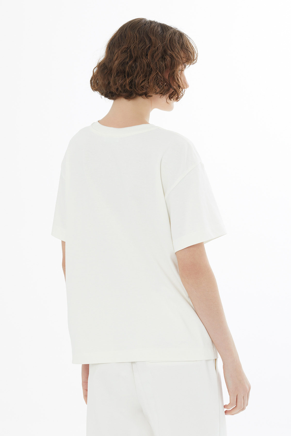 Nakış Ve Taş Yapıştırma Detaylı Ekru T-Shirt
