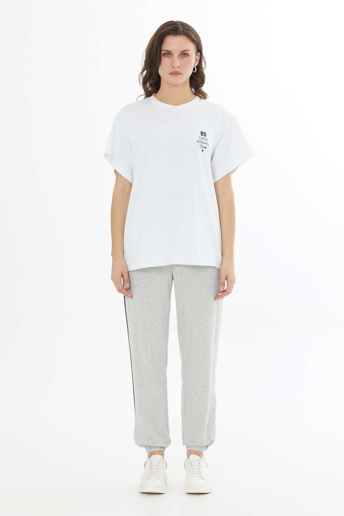 Taş Baskılı Oversize Beyaz T-Shirt