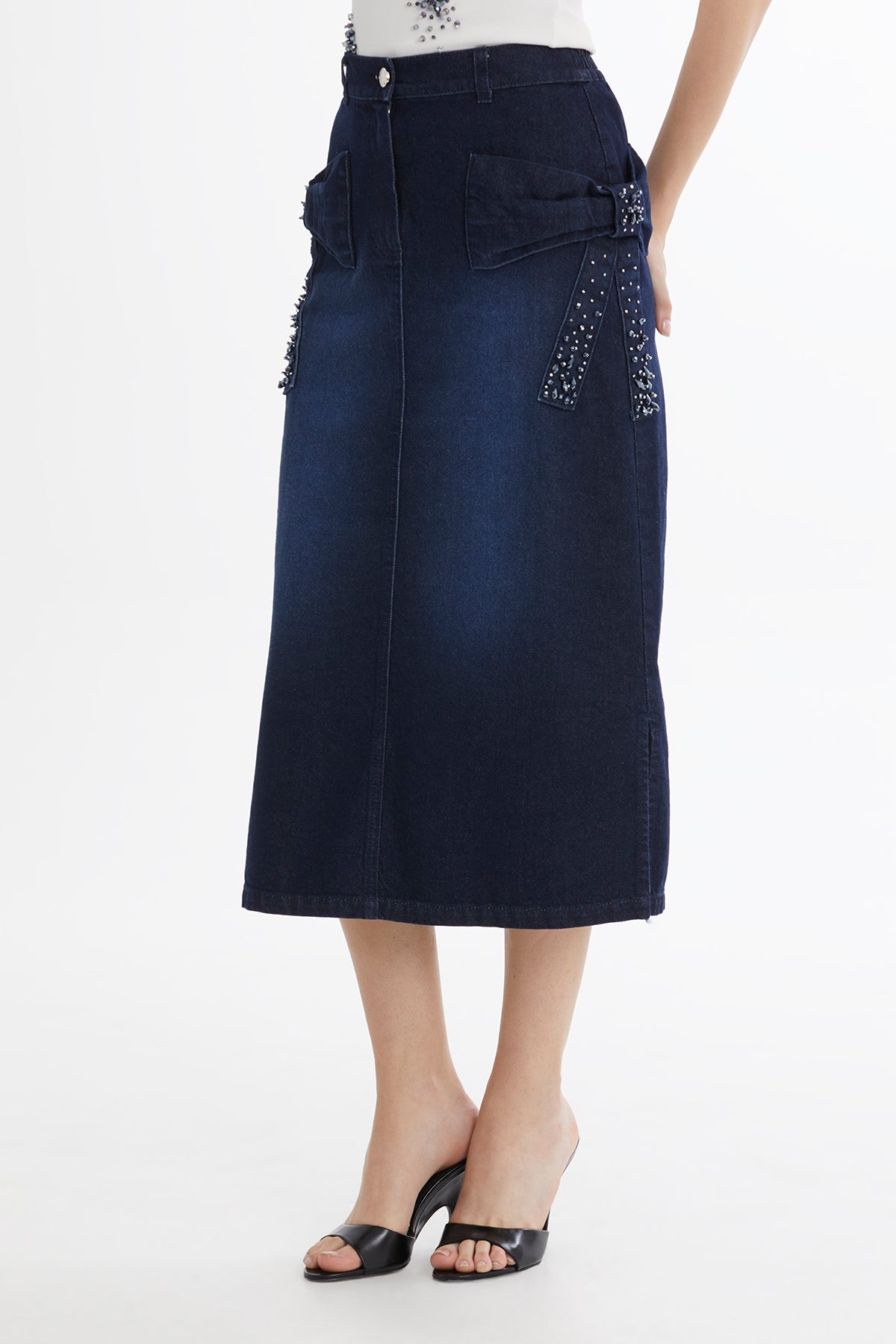 Fiyonklu İşlemeli Denim Midi Etek