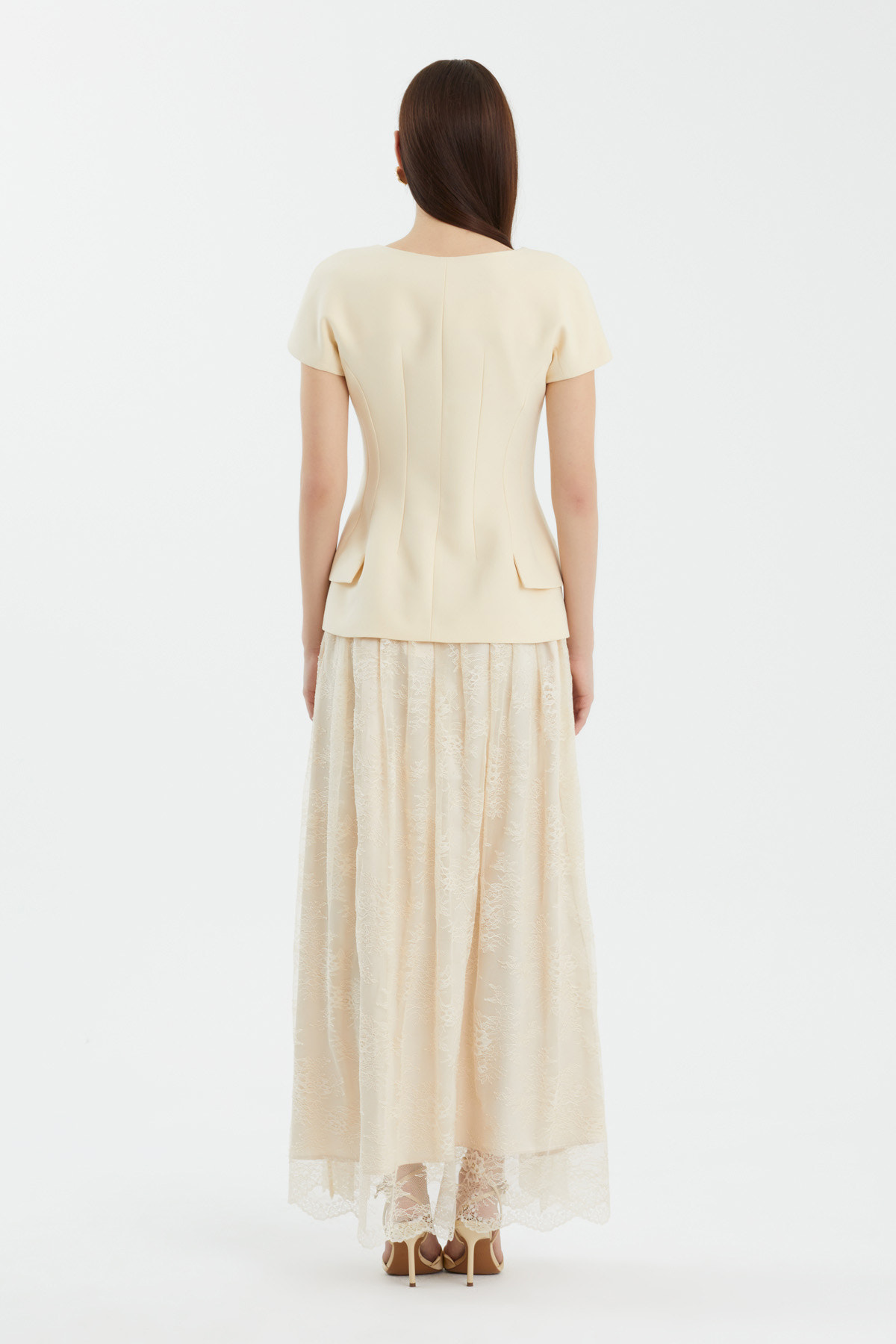 Dantel Etekli Yelekli Bej Takım